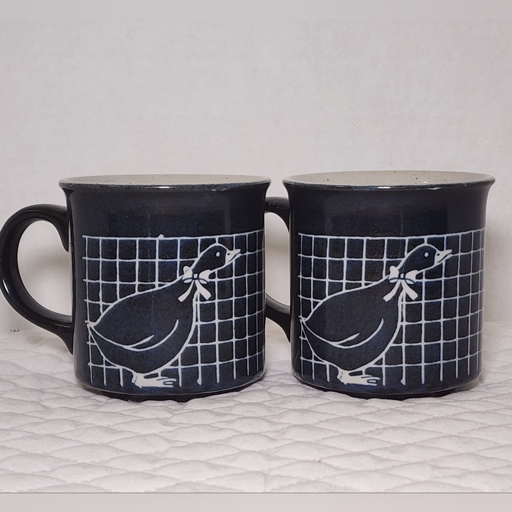80s Navy Blue White STONEWARE MUGS Geese Ribbon Checker Background Otagiri-Style